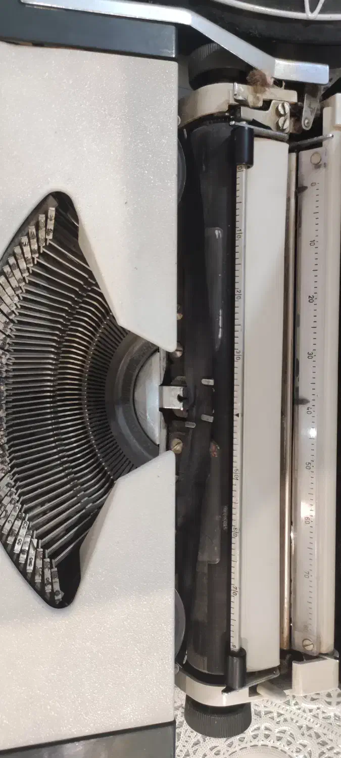 ماشین تایپ عتیقه|کلکسیون اشیاء عتیقه|شاهین‌شهر, فدک|دیوار