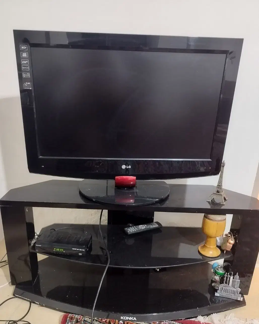 LCD الجی 32 اینچ|تلویزیون و پروژکتور|قزوین, |دیوار
