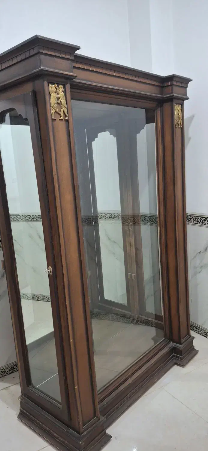 ویترین چوبی بزرگ|بوفه، ویترین، کنسول|لنجان, |دیوار