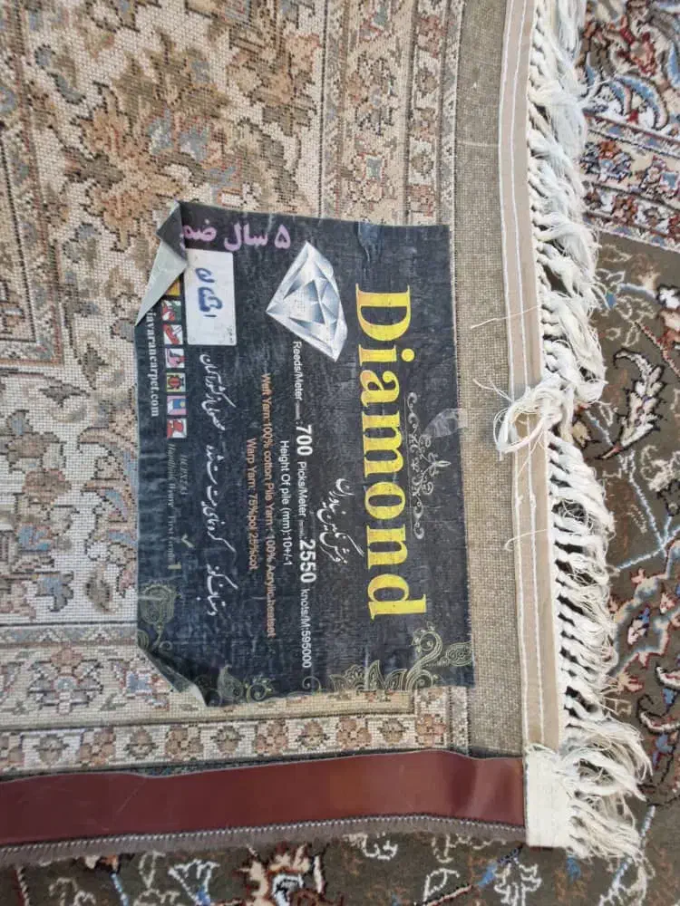 فرش۹متری۷۰۰شانه نگین|فرش|بروجرد, |دیوار