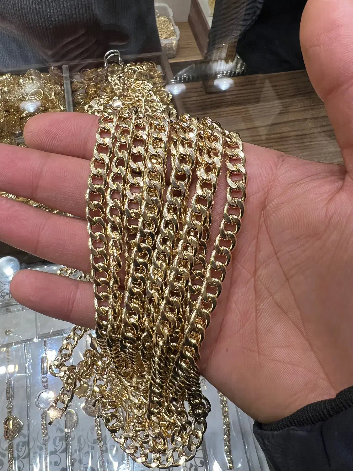 پخش زنجیر و گردنی با اجرت مناسب|جواهرات|تهران, بازار|دیوار