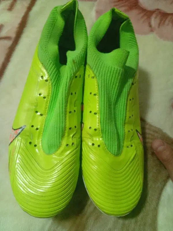 کفش چمن نایک تخفیف داده میشود|کیف، کفش، کمربند|تهران, شاهین|دیوار