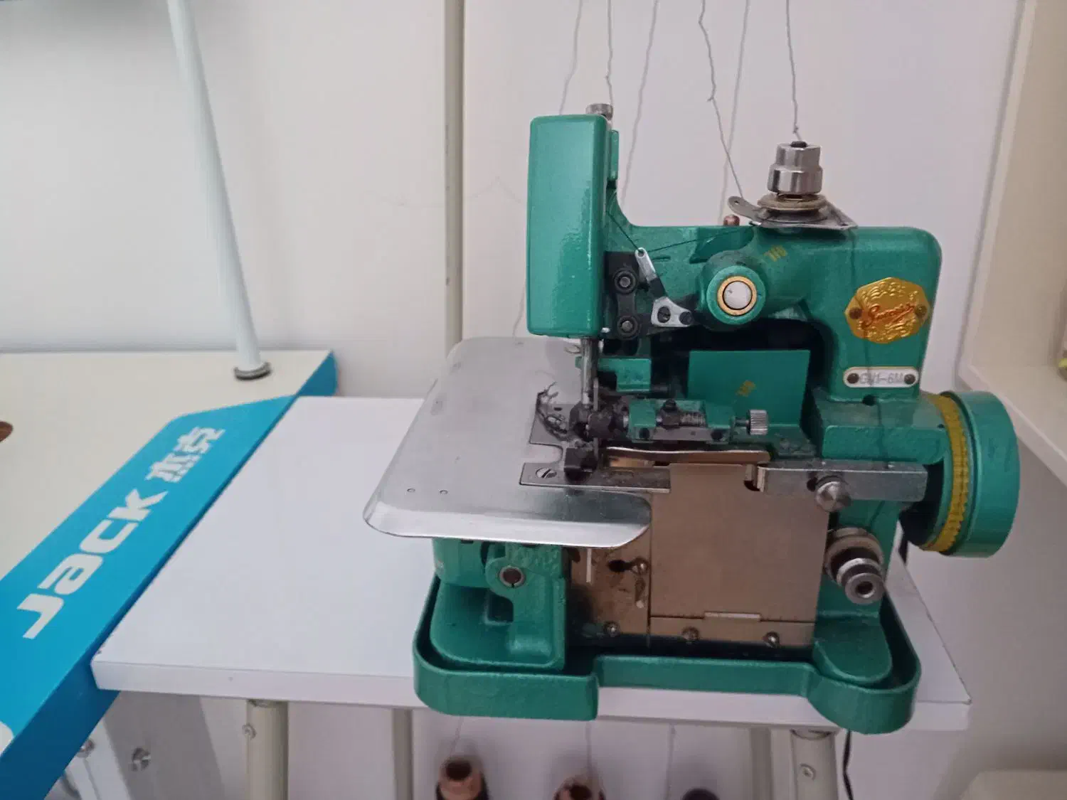 چرخ خیاطی F12 - زیگزال - دکمه زن -نگین زن|چرخ خیاطی و ریسندگی|اردبیل, |دیوار