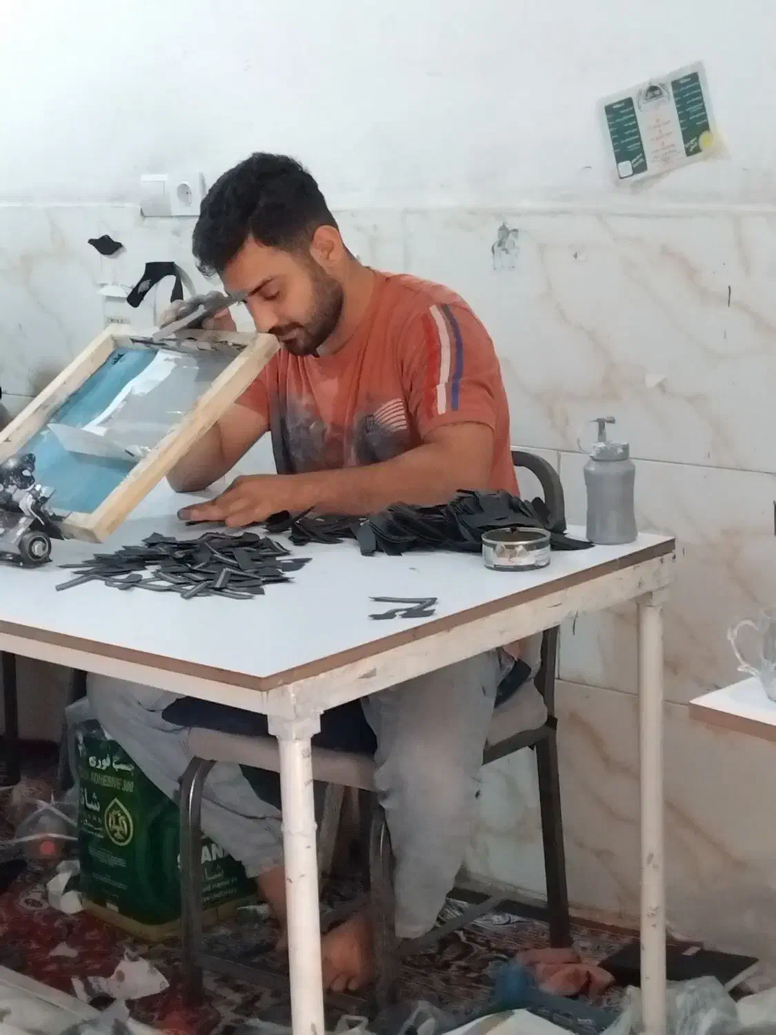 به تعدادی شابلونزن یا کارگر ساده نیازمندیم|استخدام صنعتی، فنی، مهندسی|اسلام‌شهر, شهرک توحید|دیوار