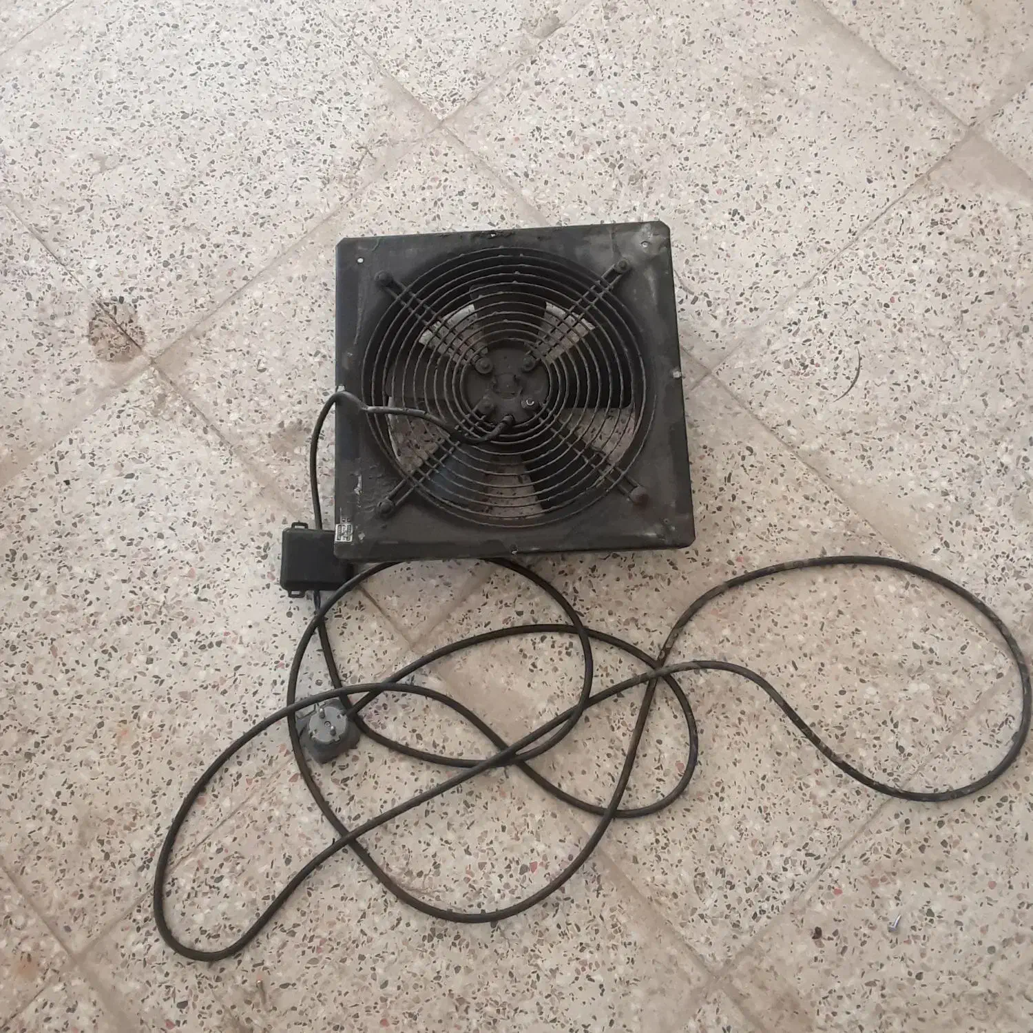 فن هواکش|پنکه و تصفیه‌کنندهٔ هوا|اقبالیه, |دیوار