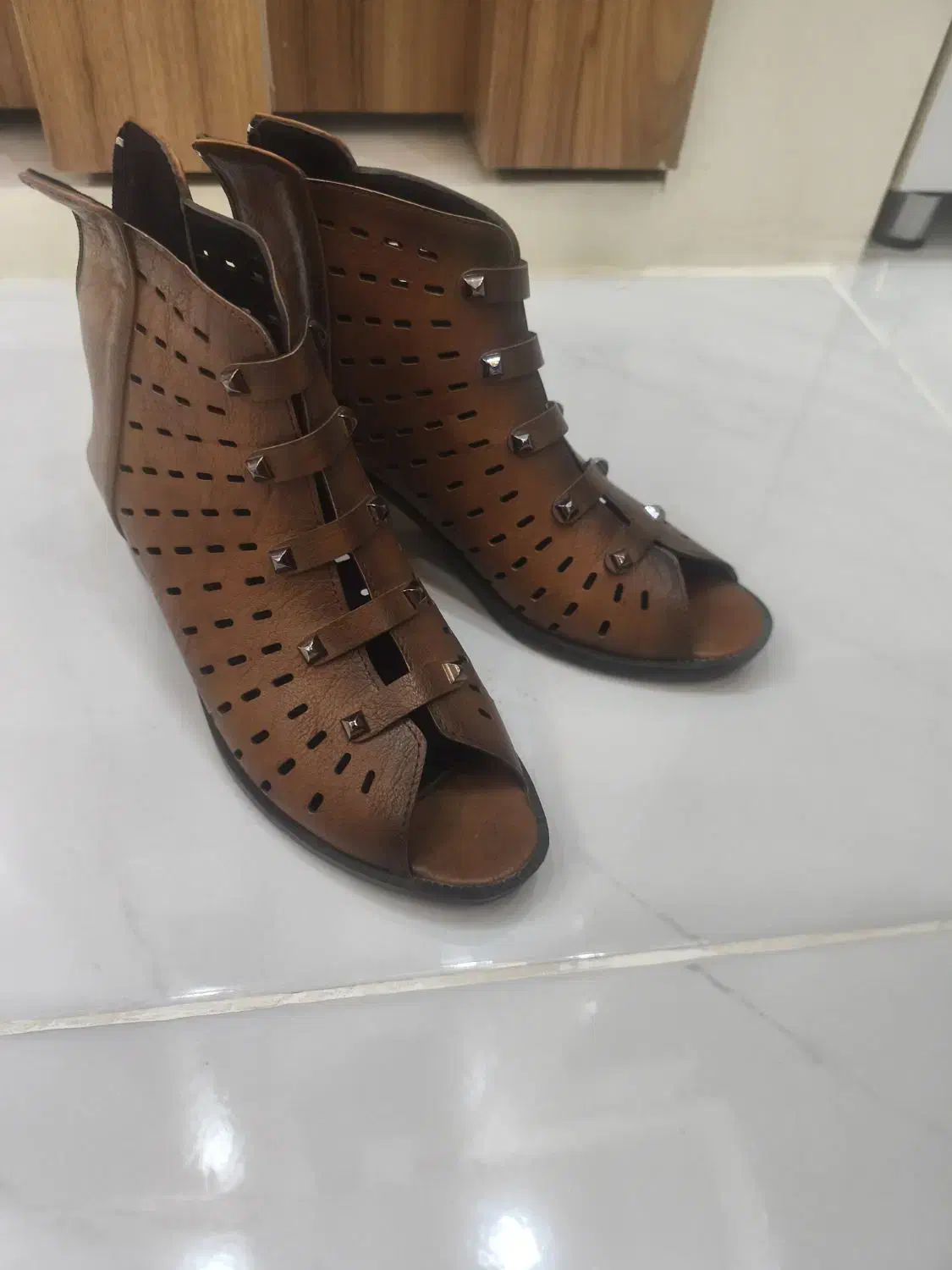 کفش مجلسی|کیف، کفش، کمربند|گلبهار, شهر جدید گلبهار|دیوار