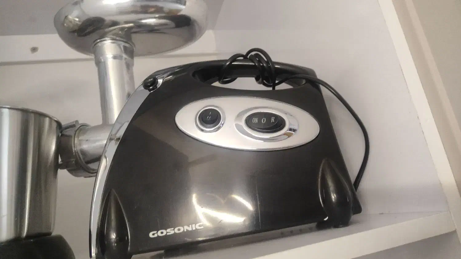 هواپز. چرخ گوشت. میوه خوری برنجی|ظروف پختوپز|خمین, |دیوار