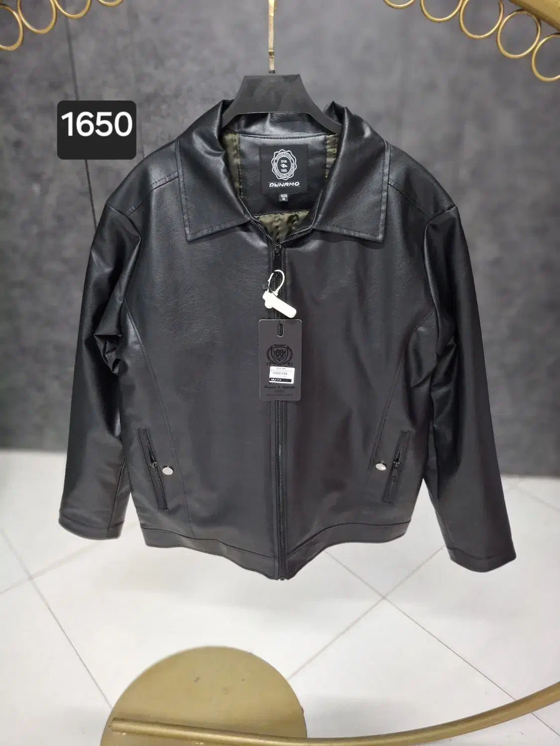 کاپشن|لباس|چناران, |دیوار