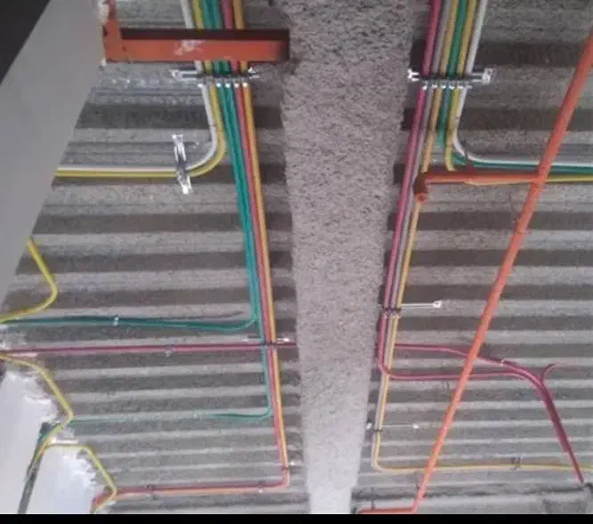 تمام برق فشار ضعیف وقوی برق کاری ساختمانی خدماتی|خدمات پیشه و مهارت|کرج, باغستان|دیوار