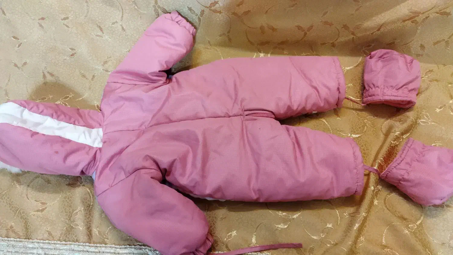 کاپشن نوزادی تاسه ماهه همراه با دستکش و جوراب سرهم|کفش و لباس بچه|پیر بکران, |دیوار