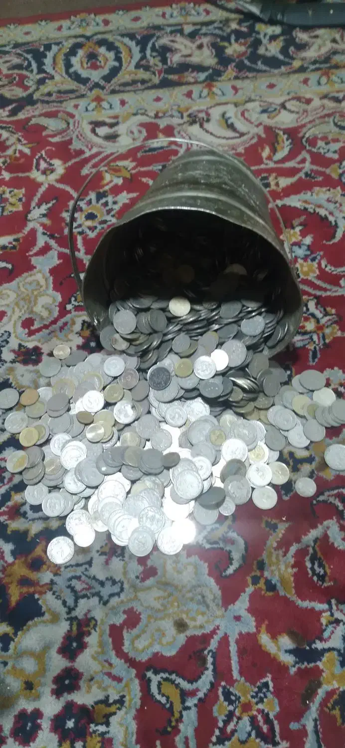 سکه های انتیک فقط یکجا|کلکسیون اشیاء عتیقه|آستانه اشرفیه, |دیوار