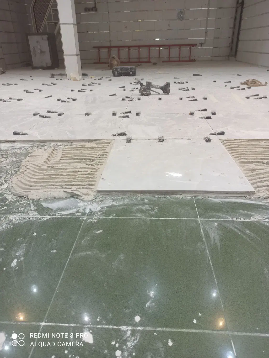 کاشی کاری و سرامیک کاری چسبی اسلب|خدمات پیشه و مهارت|ری, دیلمان|دیوار