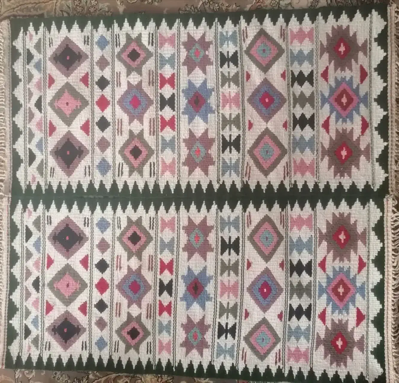 گلیم دست بافت و خوش بافت برای صندلی ماشین|گلیم، جاجیم، گبه|میبد, |دیوار
