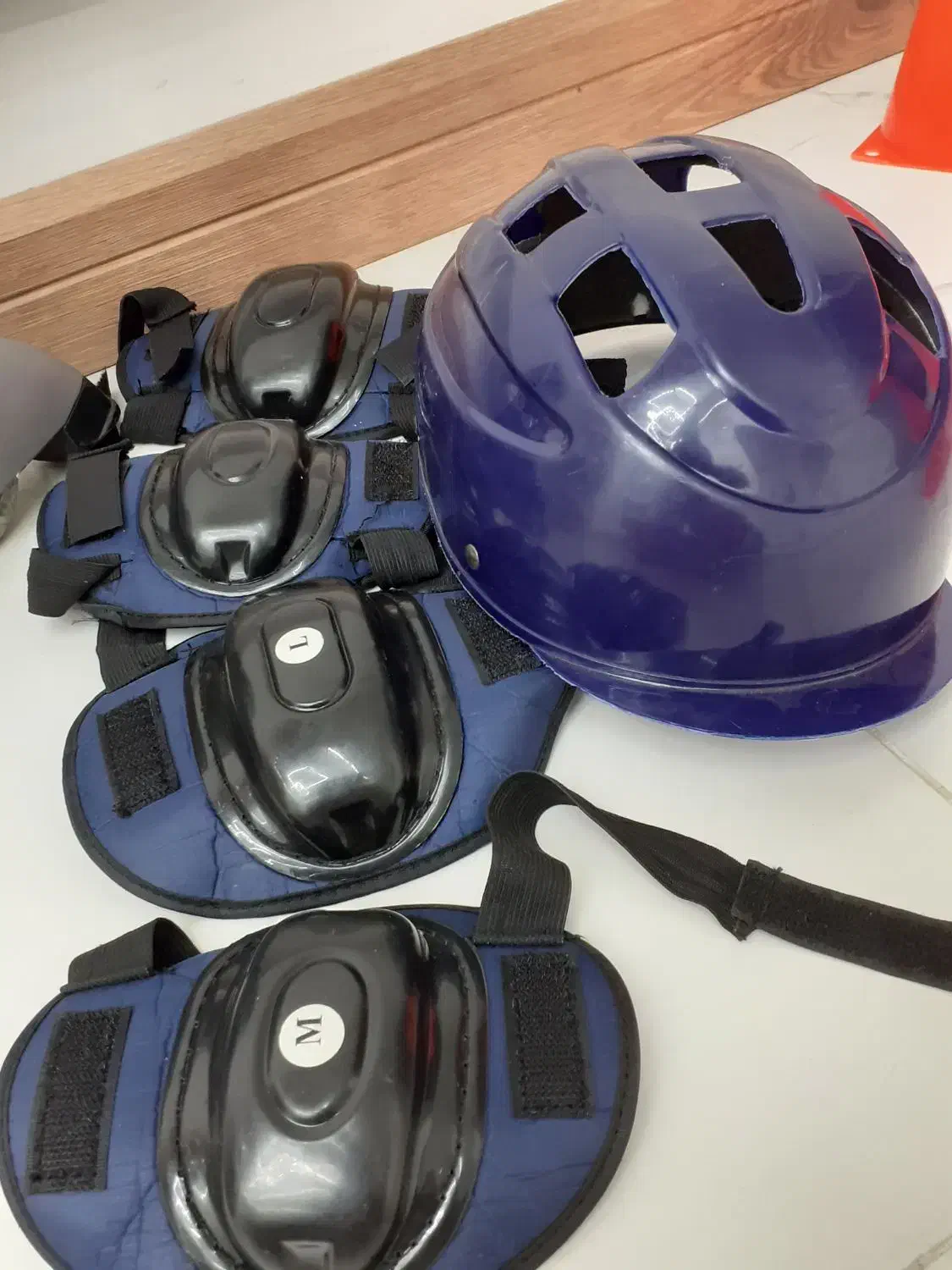 اسکیت کفشی|دوچرخه، اسکیت، اسکوتر|کبودرآهنگ, |دیوار