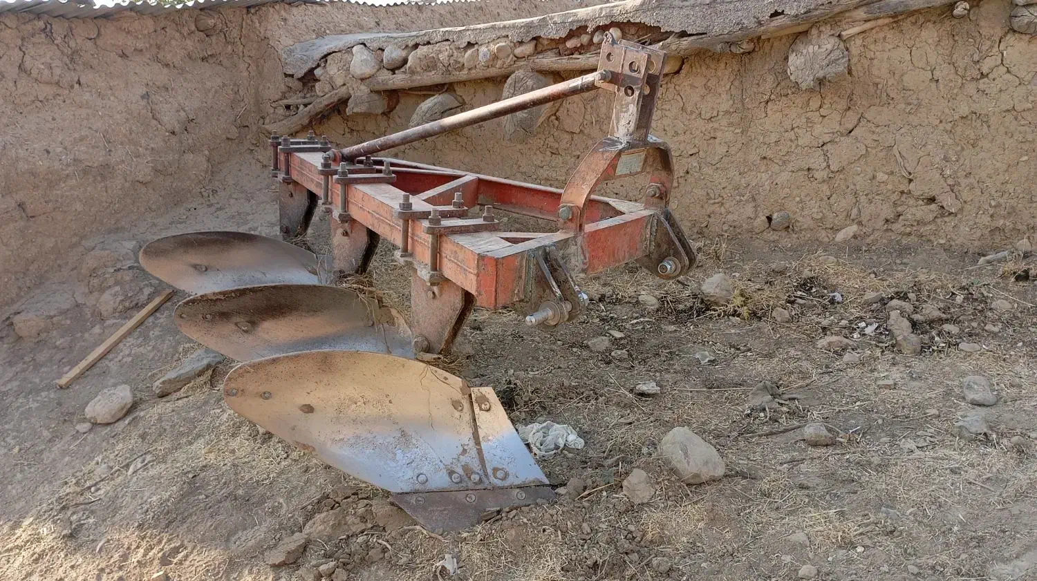 گاو اهن بوکان|ماشین‌آلات صنعتی|دینور, |دیوار