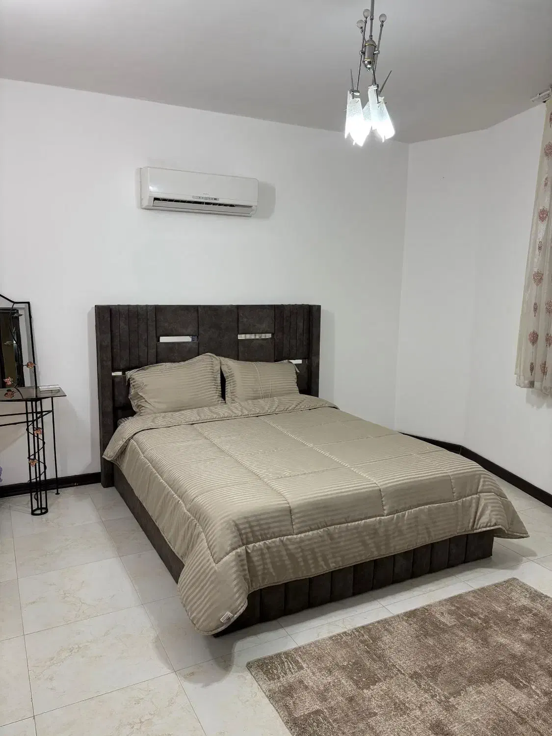 اجاره روزانه/هفتگی/ماهانه ویلا ۳۰۰۰ متری در قلات|اجارهٔ کوتاه‌مدت ویلا و باغ|شیراز, قلات|دیوار