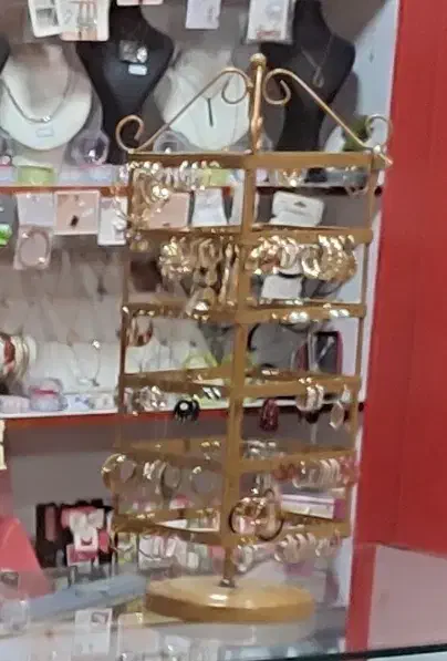 فروش استند گوشواره چرخشی به همراه گوشواره|بدلیجات|شهرکرد, |دیوار