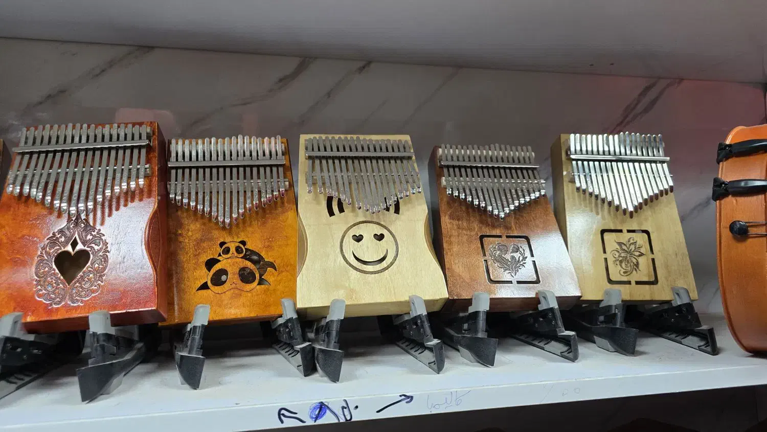 کالیمبا|آلات موسیقی|اصفهان, پروین|دیوار