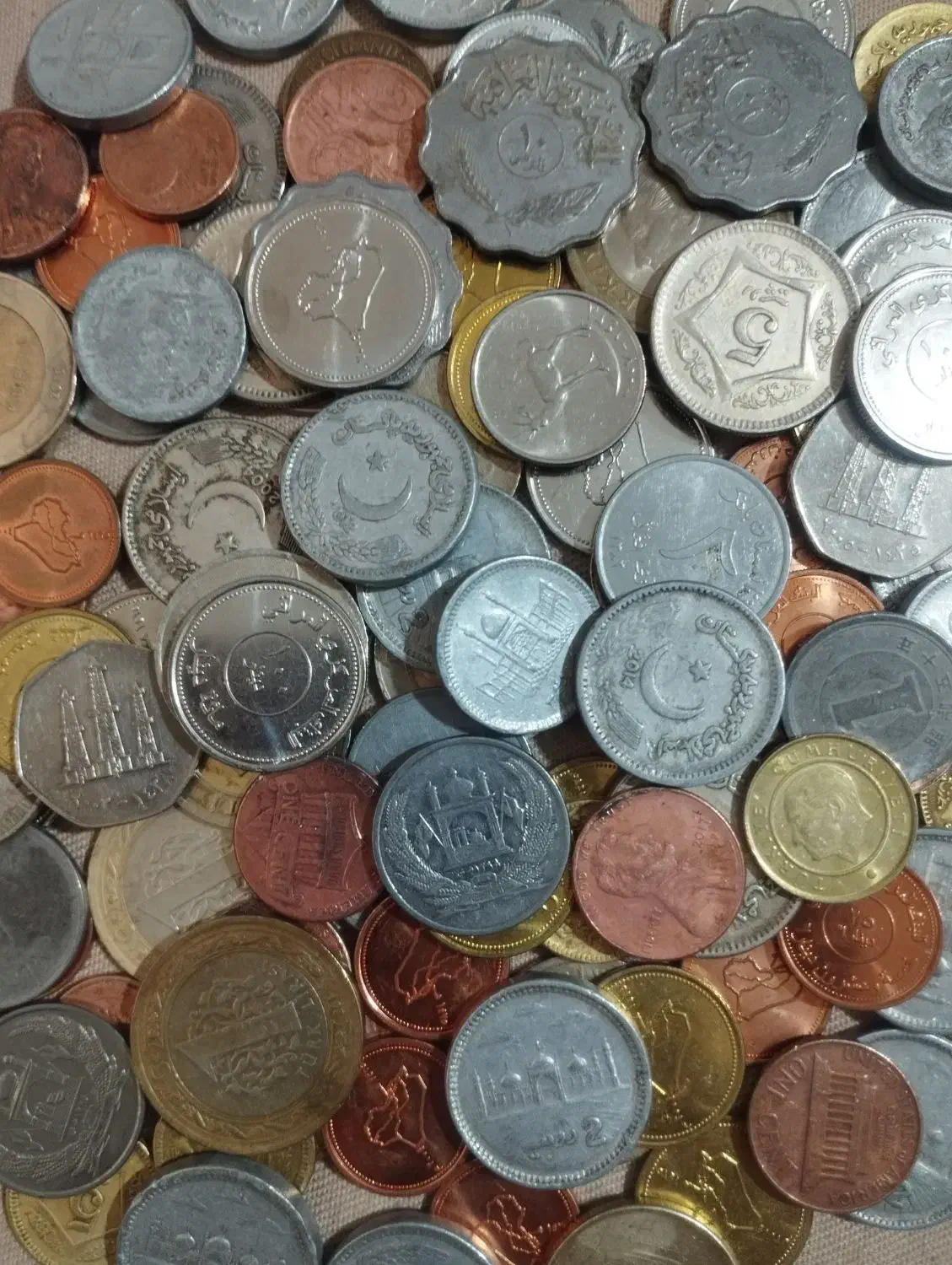 ۲۵۰ عدد سکه خارجی|کلکسیون سکه، تمبر، اسکناس|مشهد, آزادشهر|دیوار