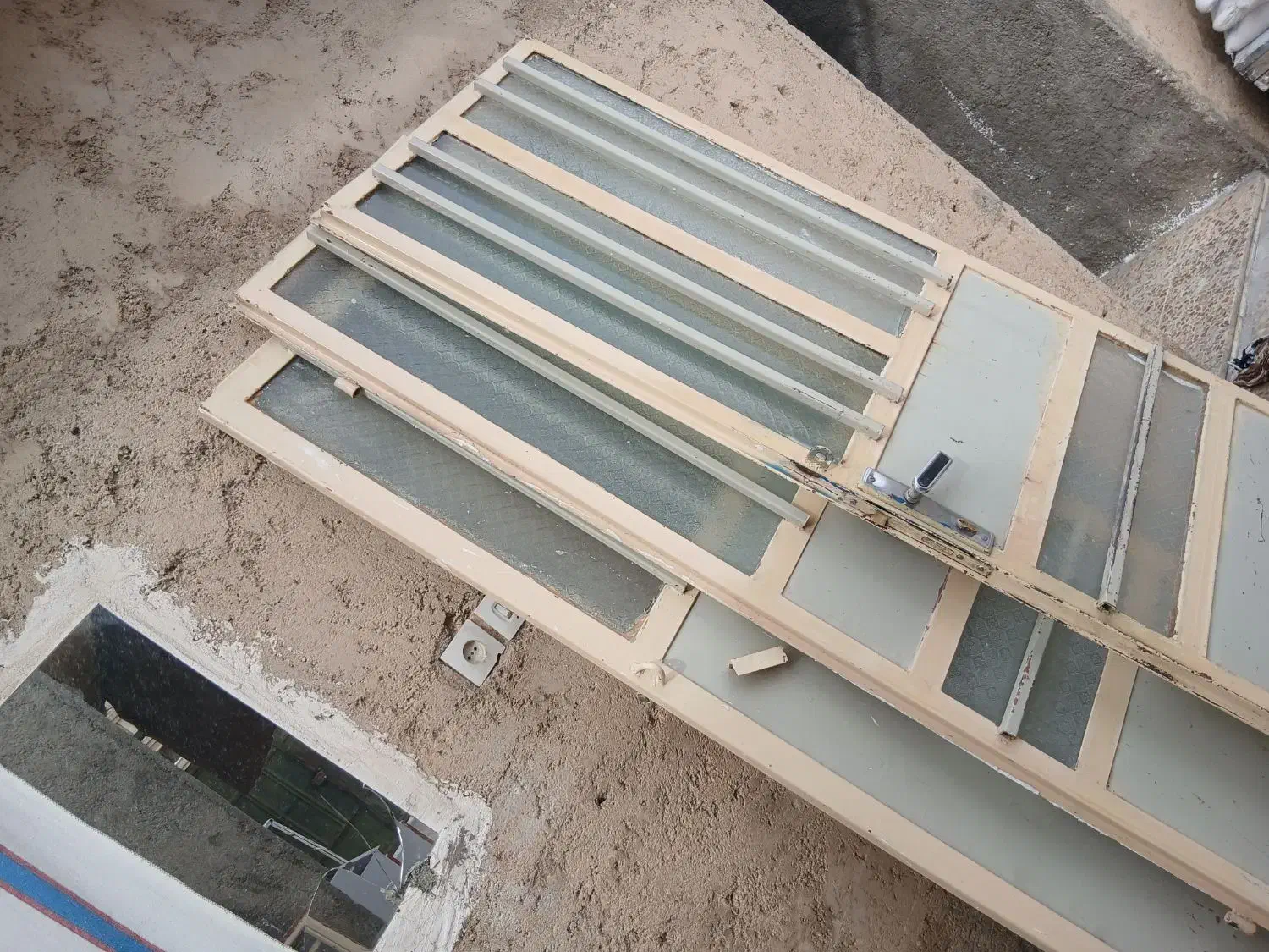 چند عدد در و کابینت|مصالح و تجهیزات ساختمان|ایذه, |دیوار