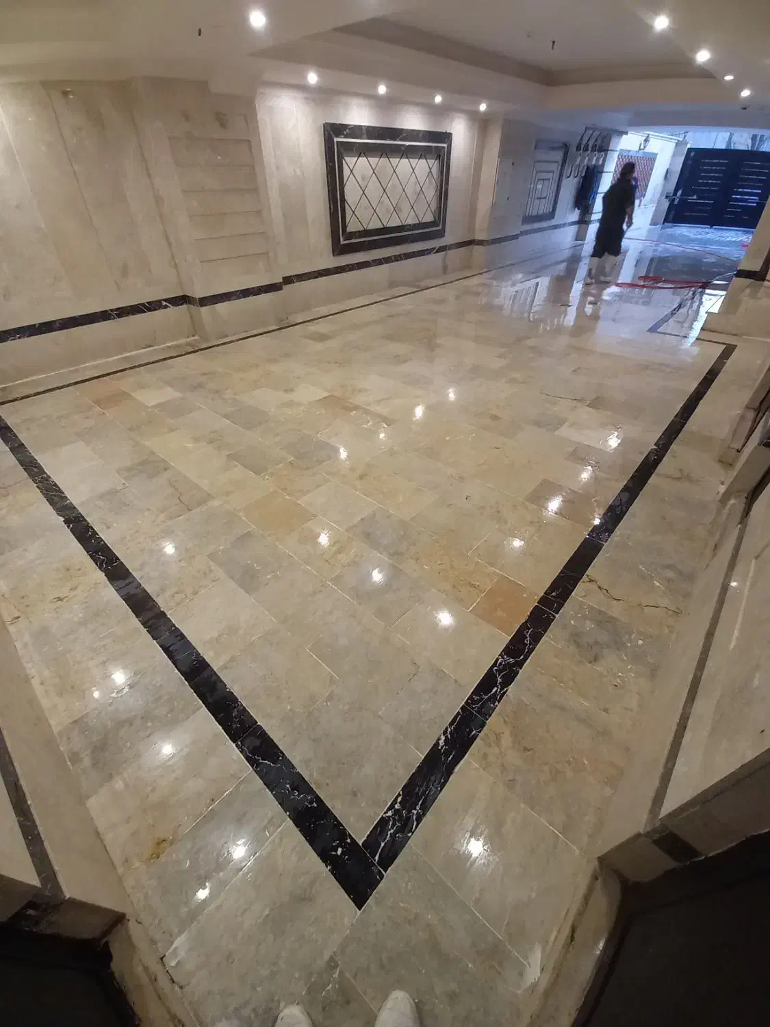 کفسابی سنگ و اجرای لاشه سنگ و موزاییک درجا|خدمات نظافت|بندرعباس, |دیوار