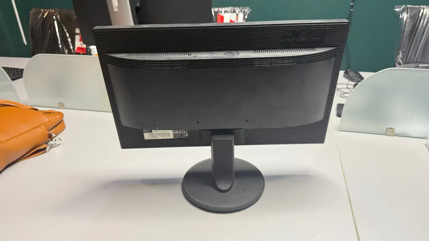 مانیتور ۲۰ اینچ ایسر|قطعات و لوازم جانبی رایانه|رشت, استادسرا|دیوار