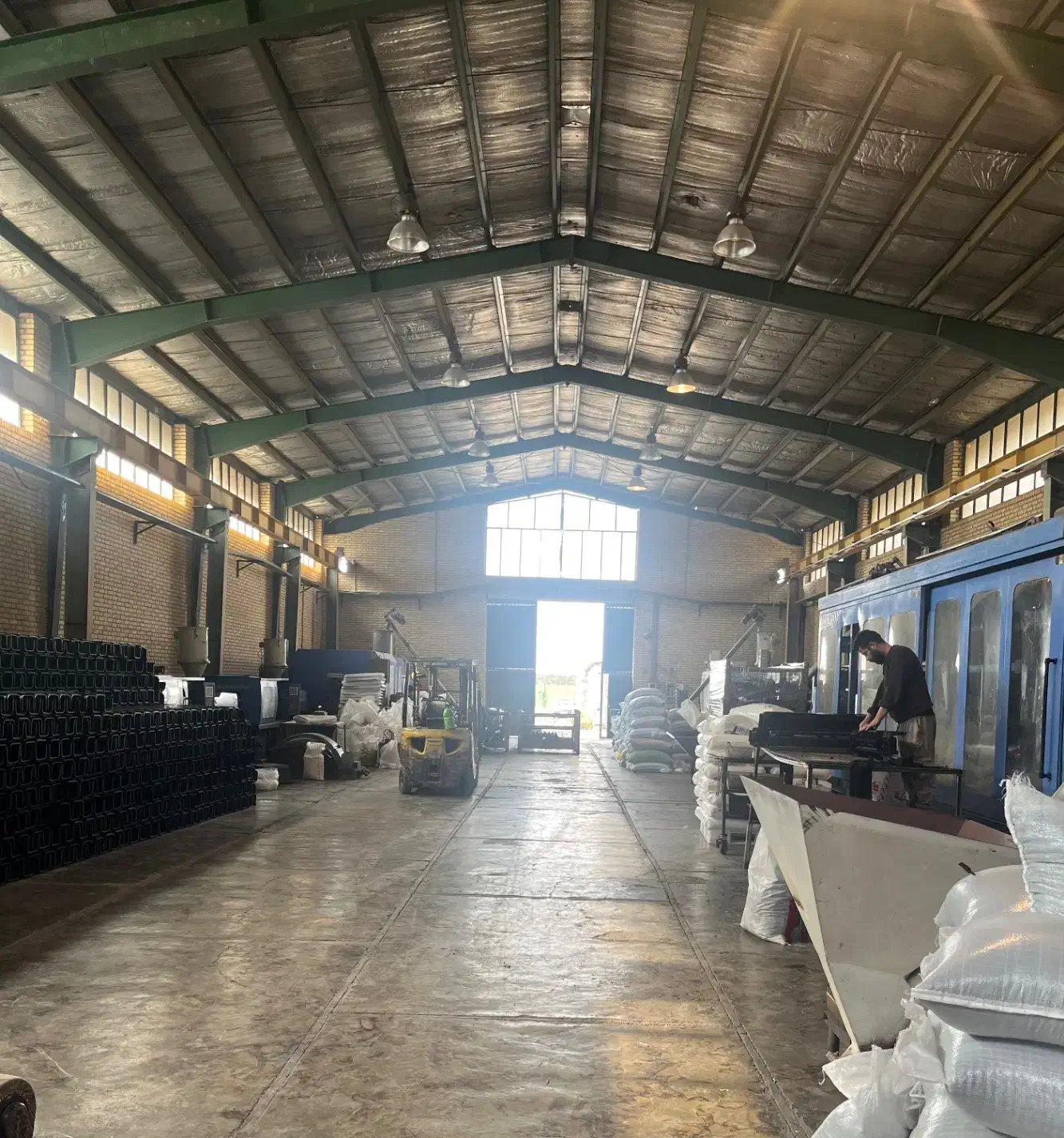 خدمات تزریق پلاستیک ۱گرم تا ۷ کیلوگرم|خدمات پیشه و مهارت|گرمدره, |دیوار