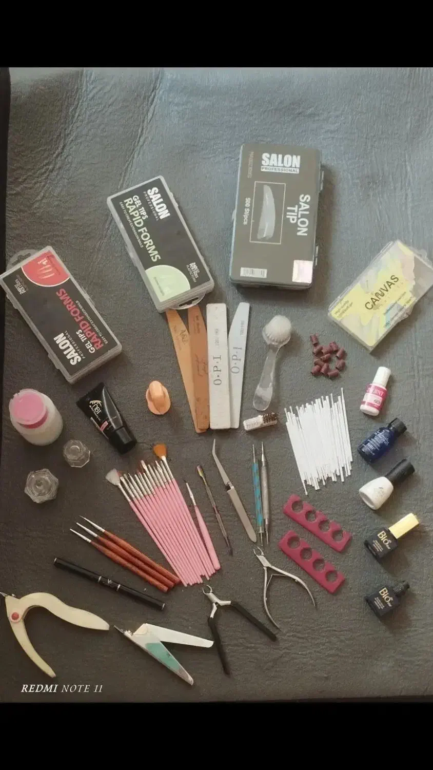 وسایل کامل کاشت ناخن|آرایشگاه و سالنهای زیبایی|تویسرکان, |دیوار