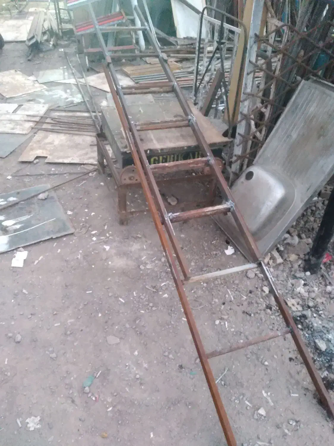 نردبان کشویی آهنی|ابزارآلات|مشهد, نیزه|دیوار