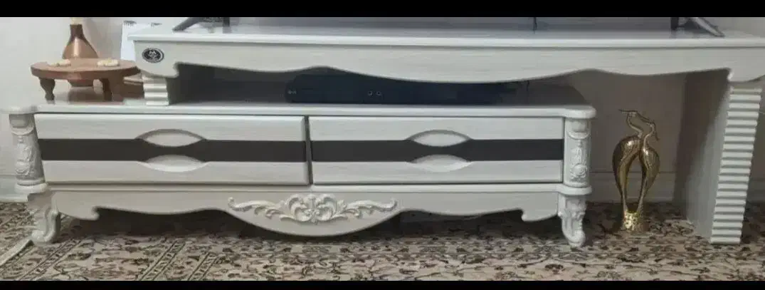 میز|میز تلویزیون|اندیشه, اندیشه فاز ۱|دیوار