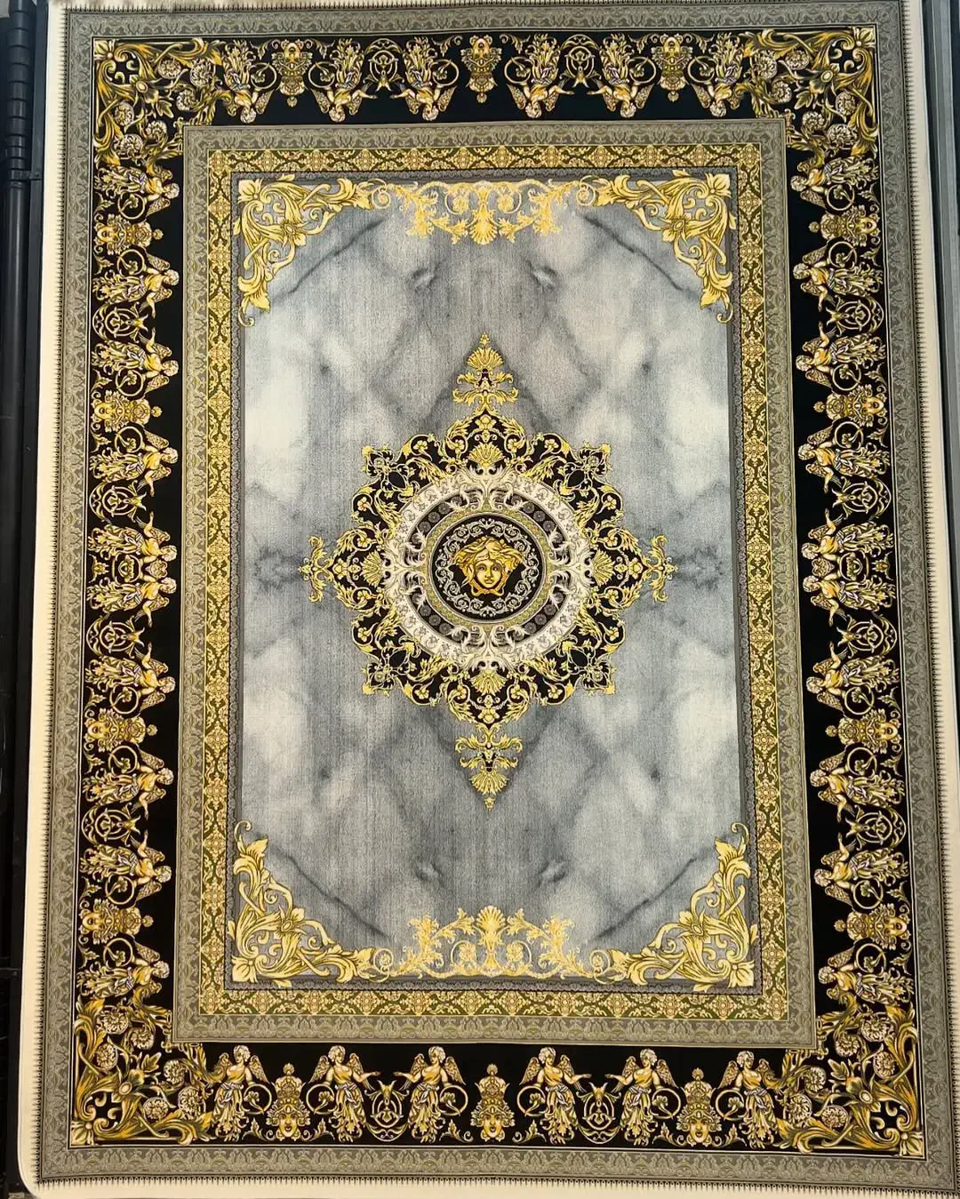 ورساچه کلاسیک یک فرش با کلاس با طراحی ایتالیایی|فرش|تهران, شهرک شریعتی|دیوار