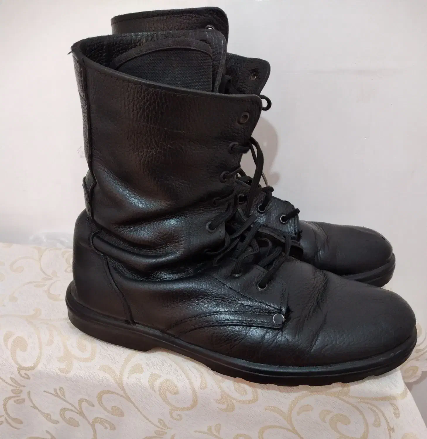 پوتین|کیف، کفش، کمربند|زرند, |دیوار