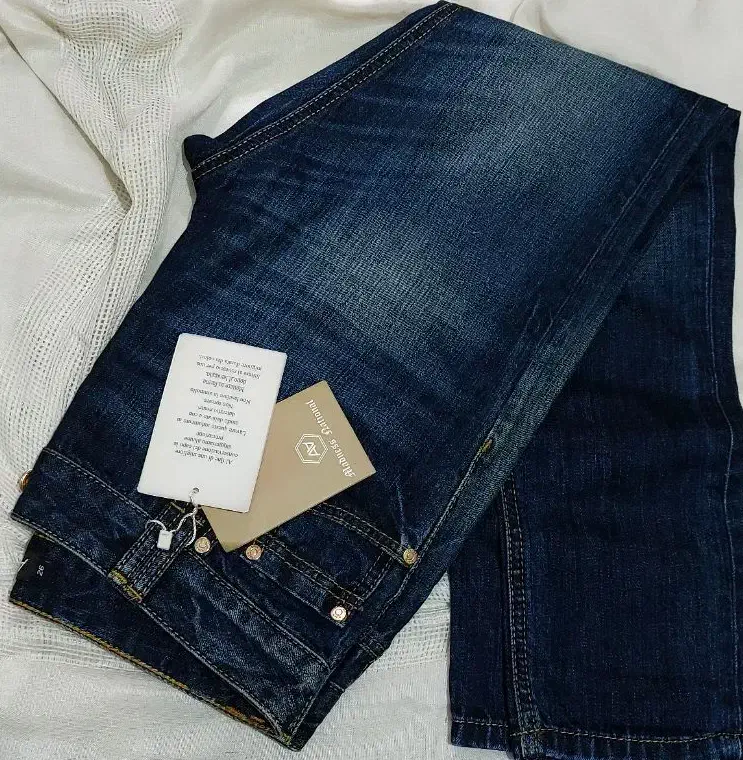 شلوار لی|لباس|پیشوا, |دیوار