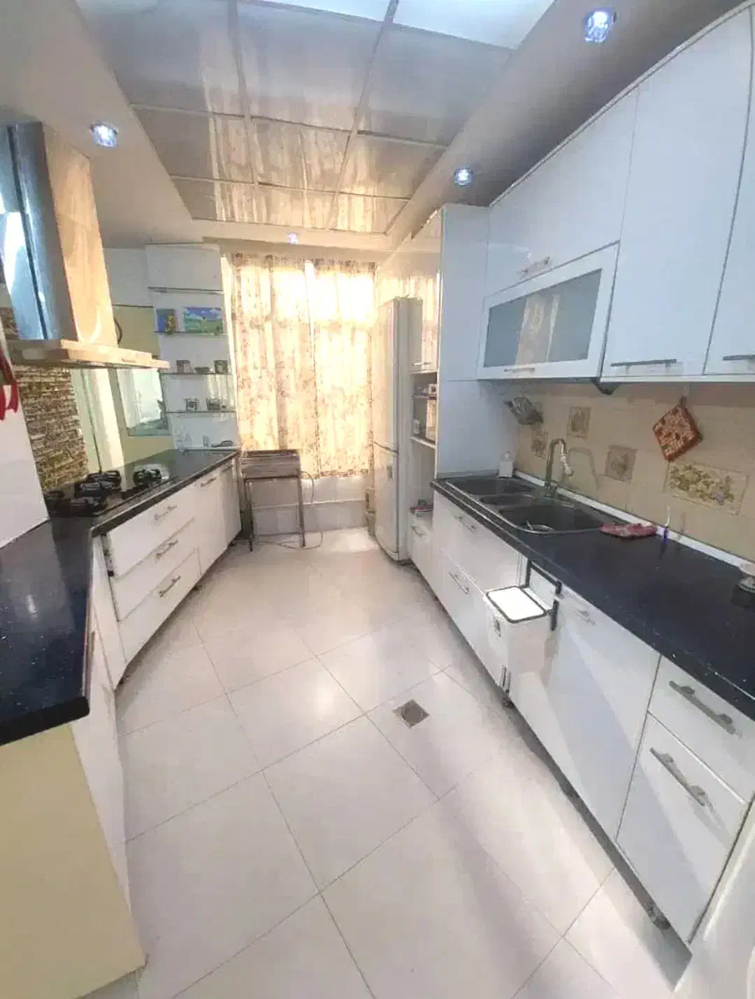 112 متر 2خواب/طبقه پنجم سالن پرده خور/اباذر مترو