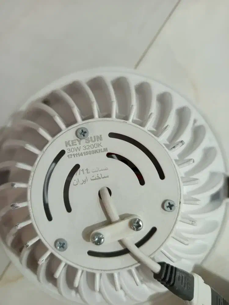 چراغ آلوژن ۳۰ وات|لامپ و چراغ|فردوسیه, |دیوار