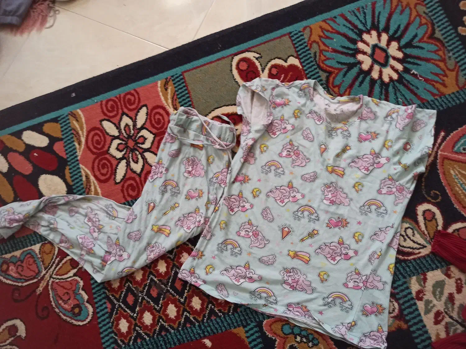 لباس و دامن|لباس|بیرجند, |دیوار