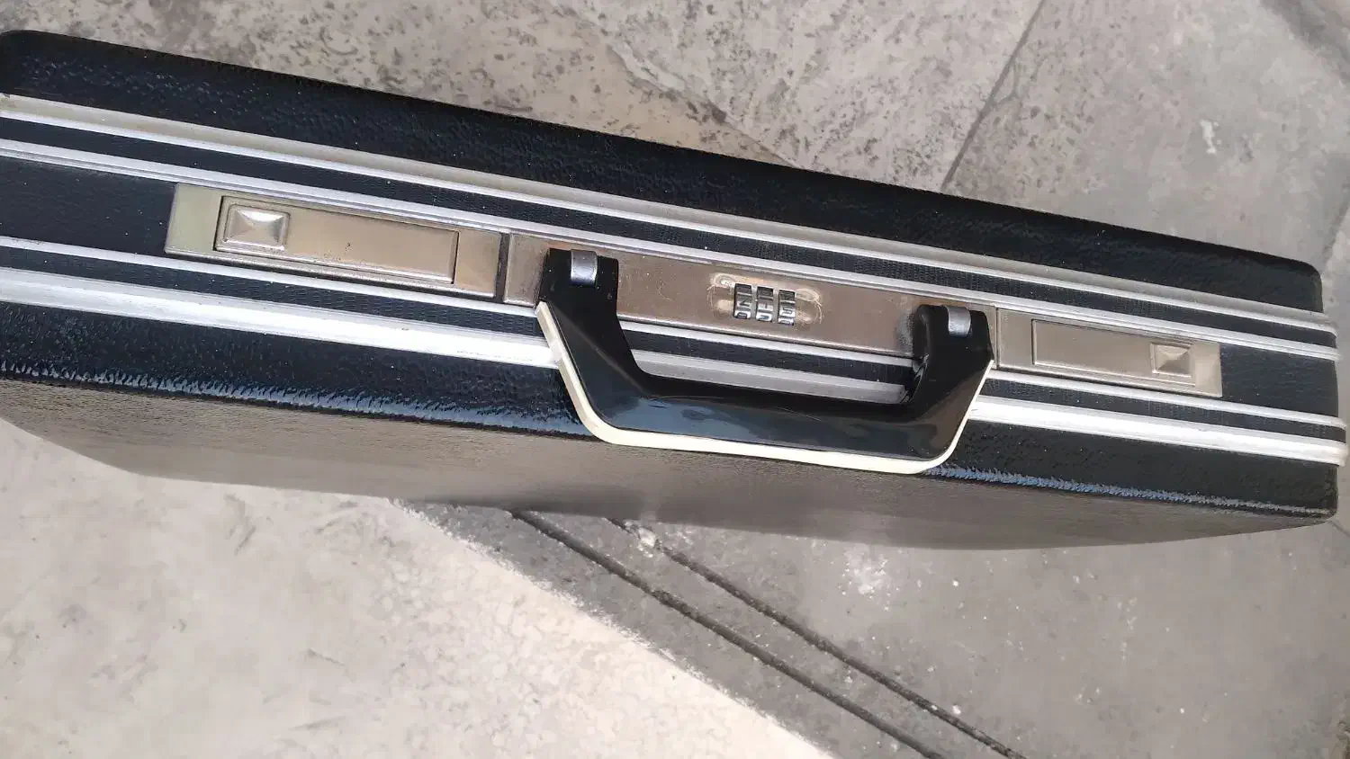 کیف سامسونت مهندسی|کیف، کفش، کمربند|رشت, چمارسرا|دیوار