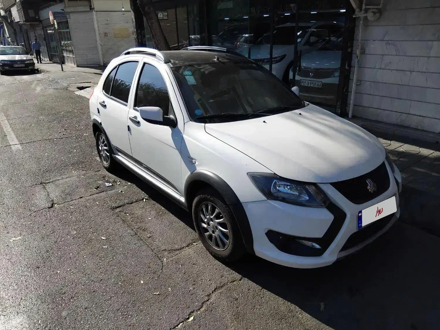 کوئیک سفید مشکی|خودرو سواری و وانت|تهران, شهرک ولیعصر شمالی|دیوار