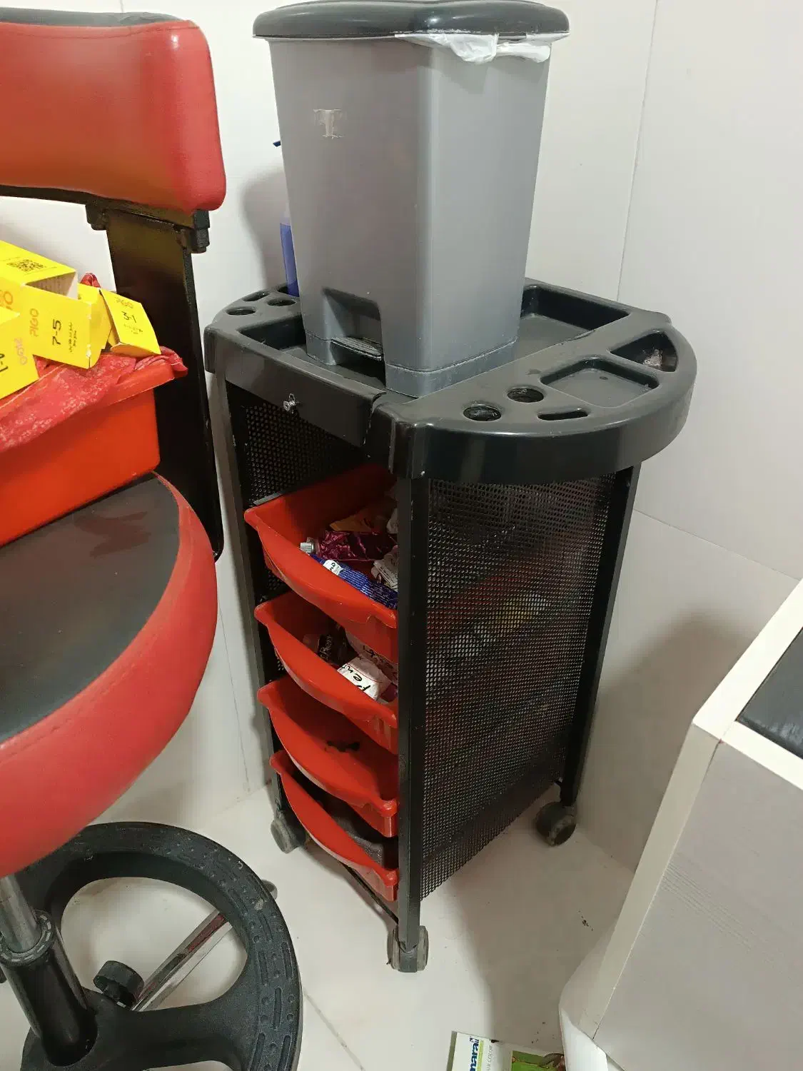 فروش وسایل سالن زیبایی|آرایشگاه و سالن‌های زیبایی|کرمانشاه, |دیوار