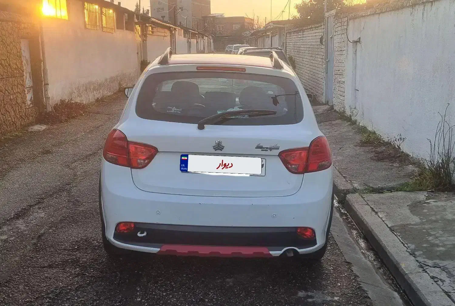 کوییک سفیدوقرمز|خودرو سواری و وانت|تهران, مشیریه|دیوار