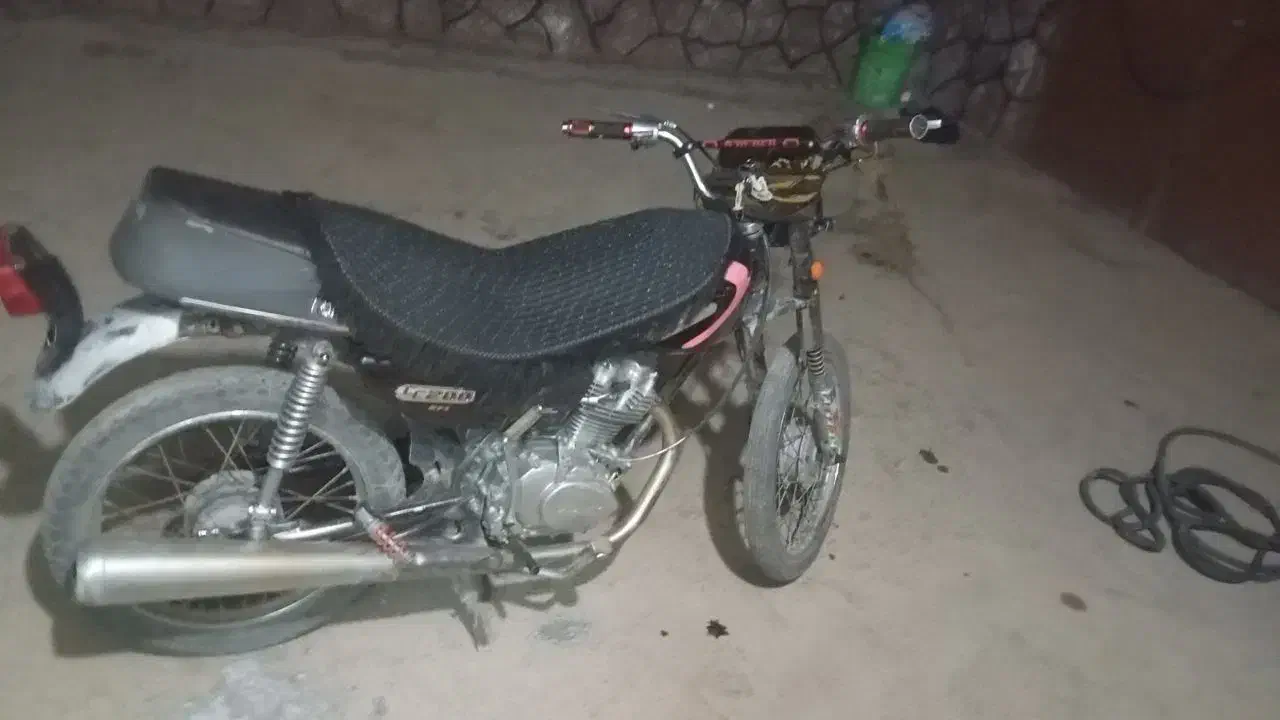 موتور سیکلت|موتورسیکلت|سمیرم, |دیوار