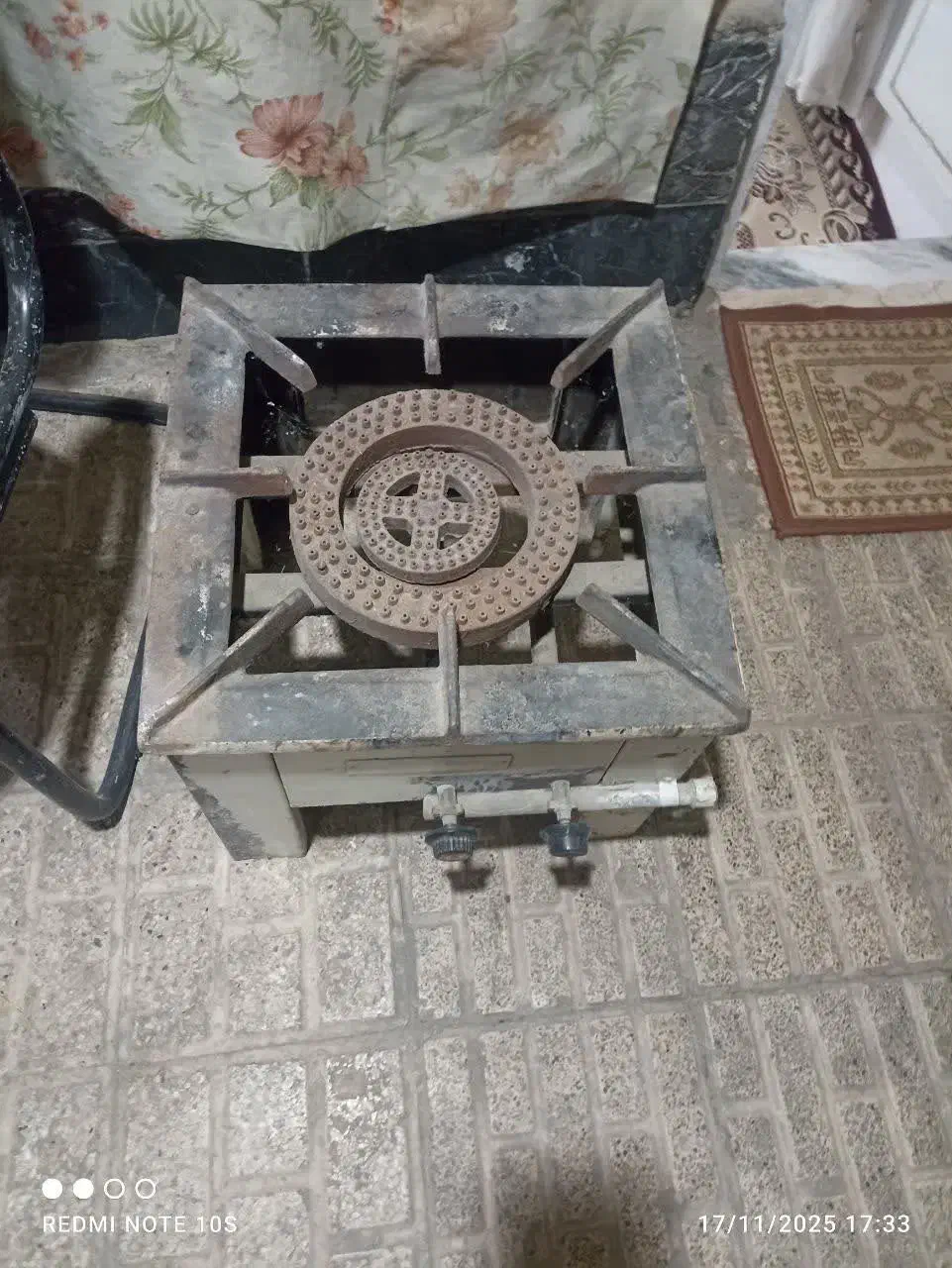 صندلی و دو شعله|مبلمان اداری|مشهد, فاطمیه|دیوار