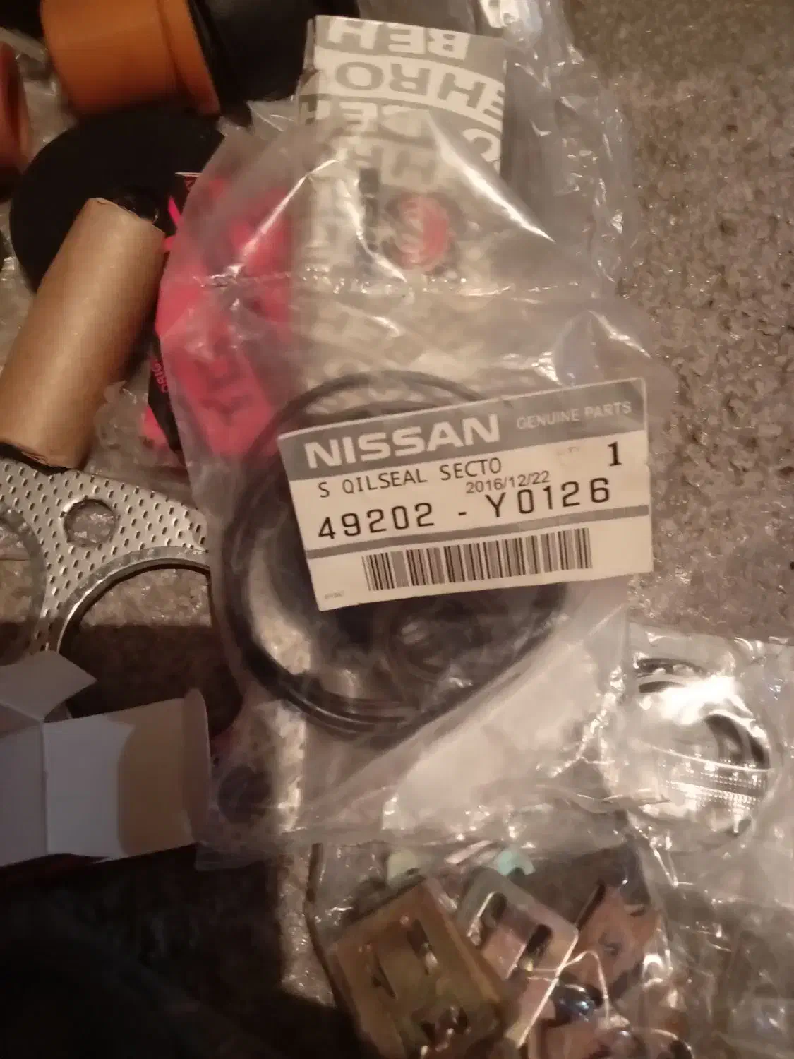 گالن۲۰ لیتری جیپ. افرود. قطعه پاترول.زنجیر چرخ|قطعات یدکی و لوازم جانبی|ملکشاهی, |دیوار