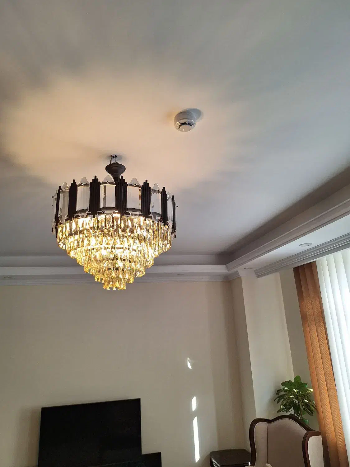 ۲عدد لوستر مدرن پذیرایی و اتاق کریستال خارجی|لوستر و چراغ آویز|تهران, تسلیحات|دیوار