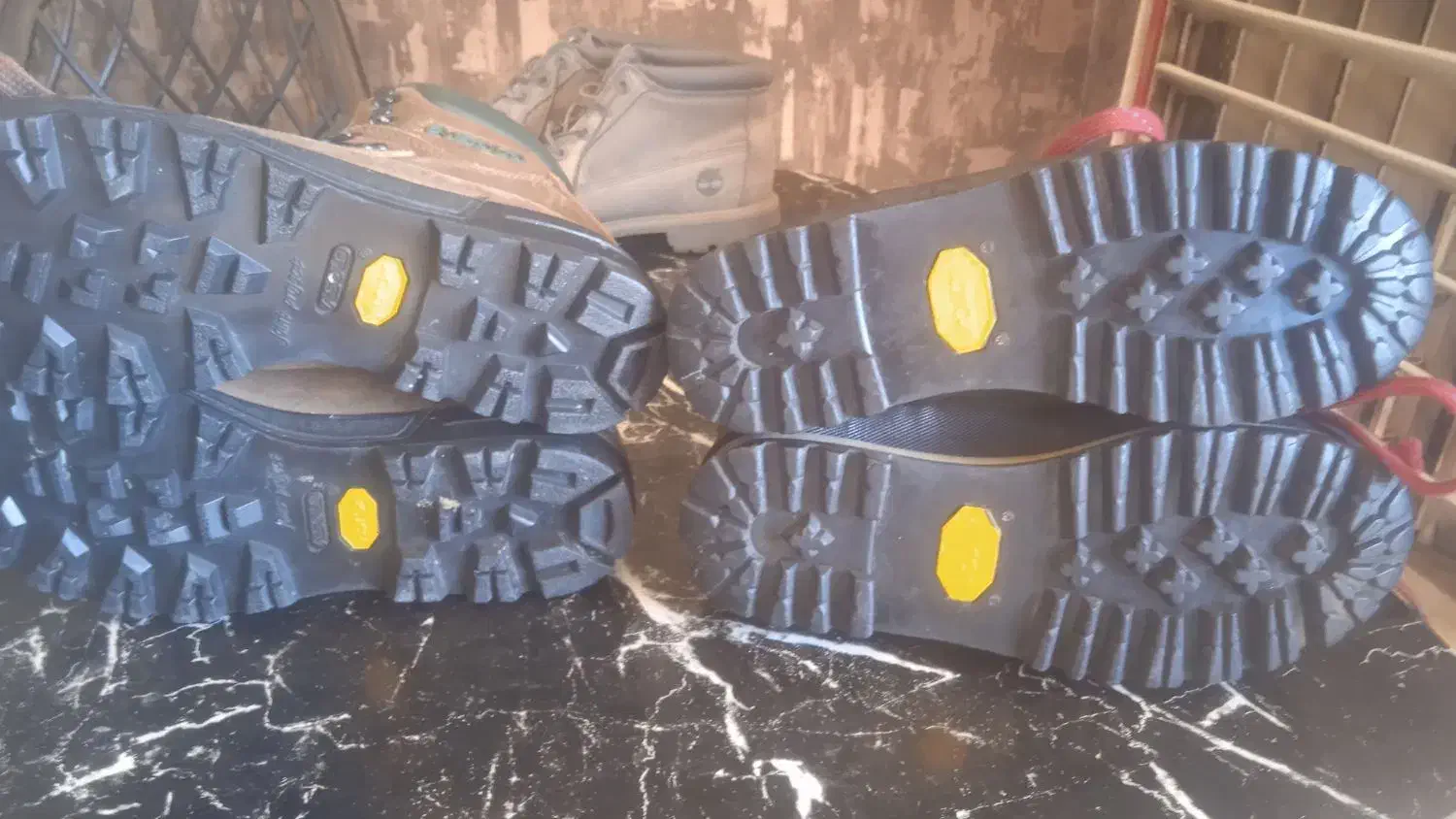 کفش خارجی|کیف، کفش، کمربند|یاسوج, |دیوار