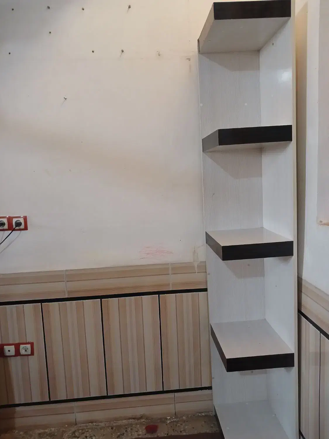 شلف هایگلاس درحد نو نو|کتابخانه، شلف، قفسه‌های دیواری|دزفول, |دیوار