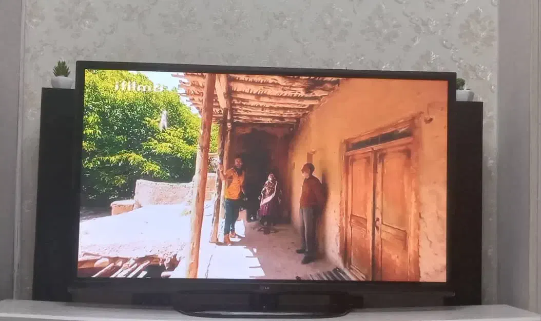 تلویزیون ۵۰ اینچ ال جی|تلویزیون و پروژکتور|شیراز, غدیر جنوبی|دیوار