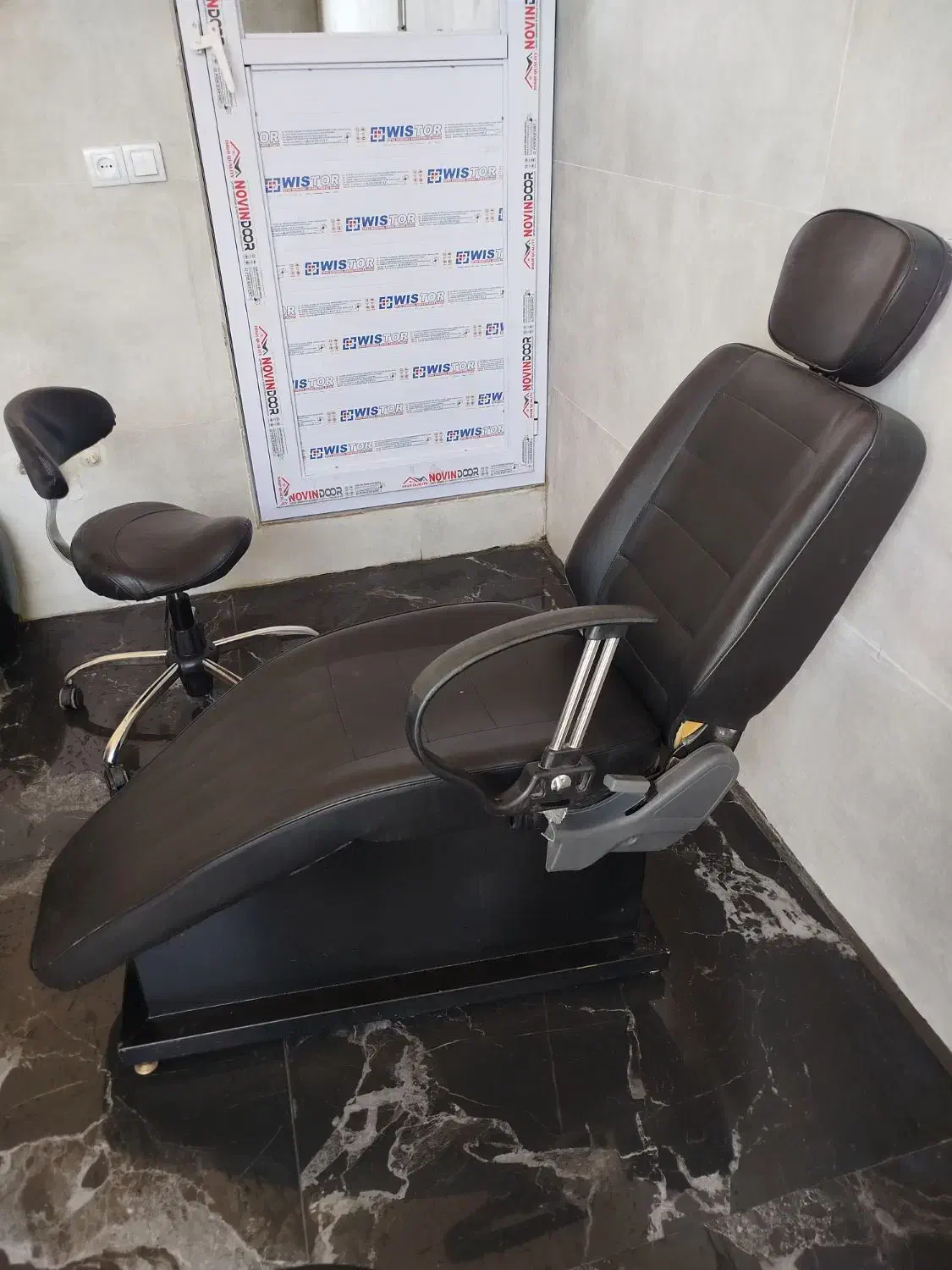 صندلی اصلاح . ترولی . وسایل آرایشگاه|آرایشگاه و سالنهای زیبایی|شیراز, کوشک میدان|دیوار