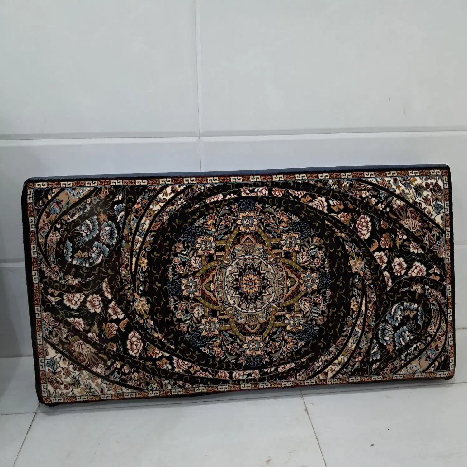 پشتی|پشتی|قم, باغ شریفی|دیوار