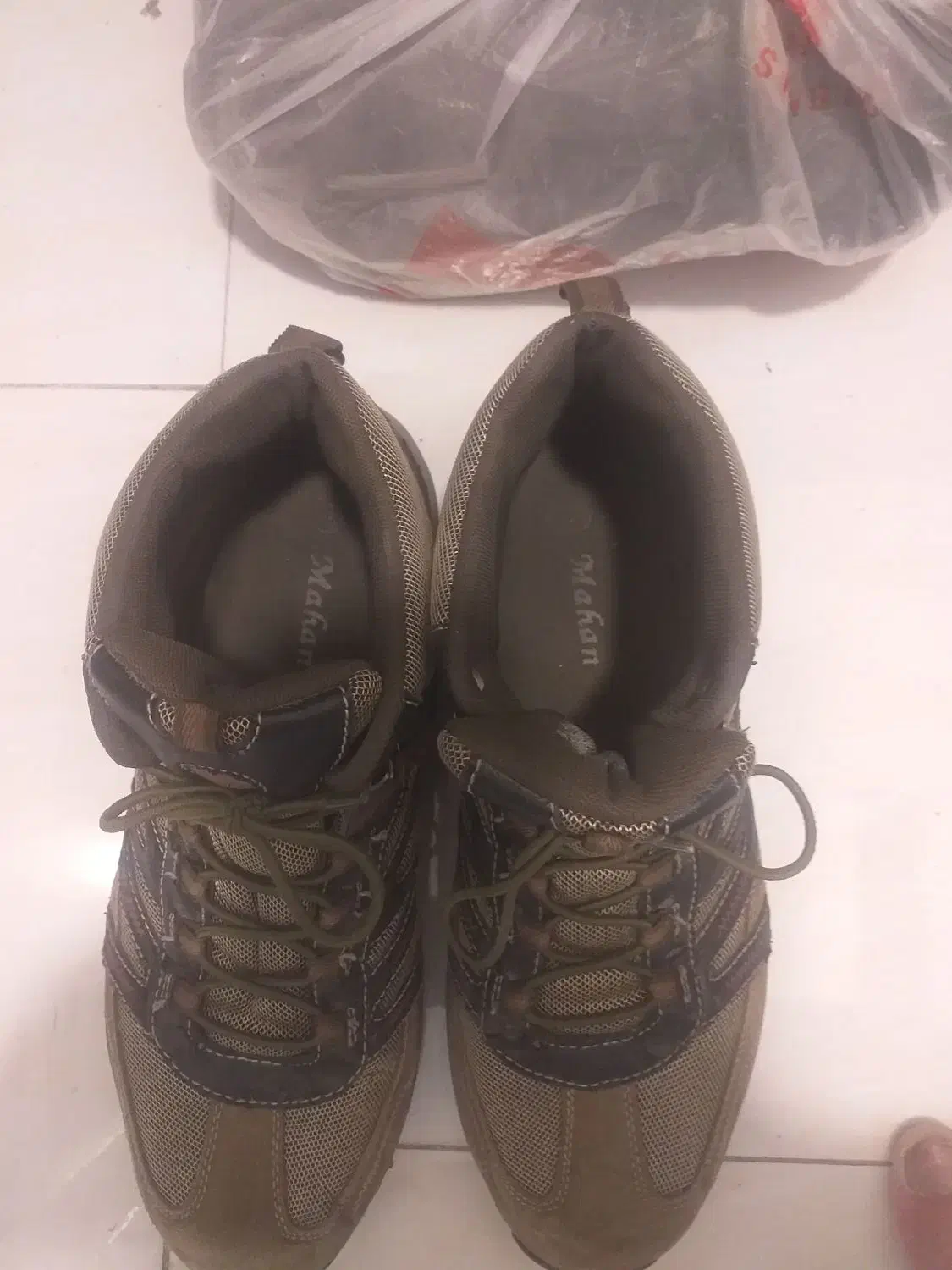 کفش نیم بوت.|کیف، کفش، کمربند|پردیس, فاز ۳|دیوار